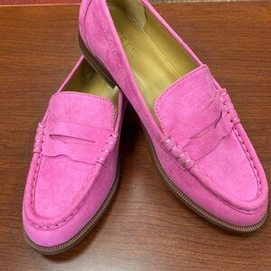 H💝T Pink J Crew loafers